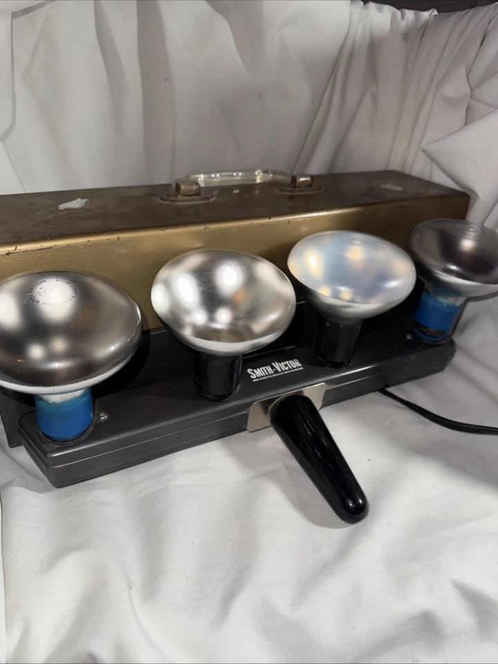 2 barras de luz de filme vintage Smith-Victor modelo GL-60, 4 lâmpadas todas funcionando 1 estojo - Imagem 1 de 4