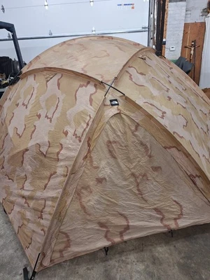 Tienda USMC NORTH FACE Clima Extremo Frío 4 Hombres/4 Temporadas VUELA CON 3 POSTES NUEVOS Foto 1 de 4