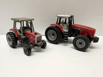 Juego de tractor de juguete agrícola Massey Ferguson 8270 y 3070 - Caja #6 Foto 1 de 4