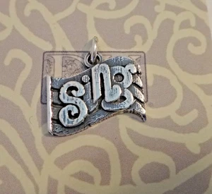 Sterling Silver 12x13mm says Sing Choir Music Charm - Picture 1 of 2
