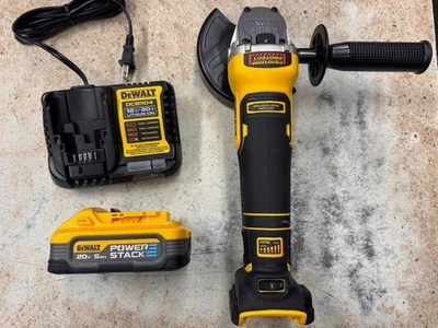 "Amoladora inalámbrica DEWALT XR 20V 5"" velocidad variable con pila de alimentación 5AH BATT CHRGR" Foto 1 de 4