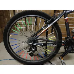 (12) RIFLETTORI RAGGI Bici Bicicletta Ruota Cerchio Tubo Glow Neon PER CICLISMO - Foto 1 di 46
