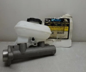 M2825 Fenco Remanufactured Brake Master Cylinder With Reservoir M2825 - Picture 1 of 3