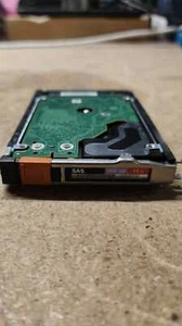EMC 005049197 300GB 10K 2,5" 6G SAS HDD VX-2S10-300 V2-2S10-300 V3-2S10-300 - Bild 1 von 1