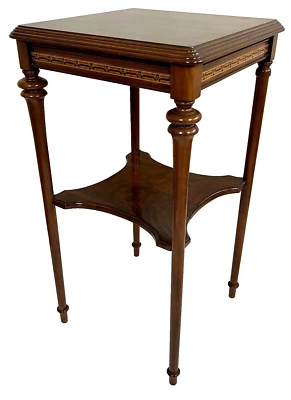 Mesa auxiliar/acento de nogal y burl estilo Regency de la década de 1940 Foto 1 de 4