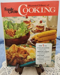 Vintage 1972 Family Circle Illustrated Library of Cooking Volume 1 Cookbook - Bild 1 von 7