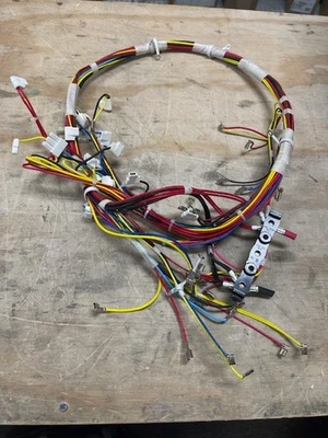 EAD61307101 ELECTRIC LG COOKTOP WIRING HARNESS AND RECEPTACLE FROM SCRAPPED UNIT - Image 1 of 4