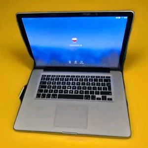 Apple MacBook Pro 15 inch Laptop - Picture 1 of 19