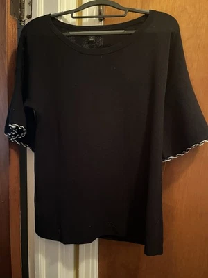 Suéter Pretty ANN TAYLOR Blanco y Negro Manga Corta Talla MP  Foto 1 de 3