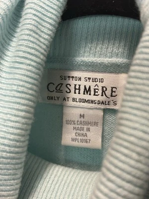 Suéter 100% Cashmere Bloomingdale’s in a pastel verde azulado cuello alto talla M para mujer Foto 1 de 4