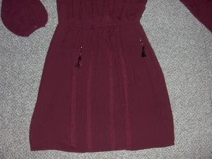 White House Black Market burgunderrot Langarm gesmokte Taille Blouson Kleid Gr. XS - Bild 1 von 4