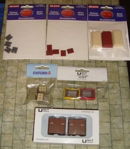 1:76/OO SCALE RAILWAY/DIORAMA SETS INC CONTAINERS, BRICK STACKS, SACKS, PALLETS - Picture 1 of 4