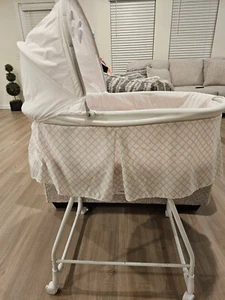 used baby bassinet - Picture 1 of 4