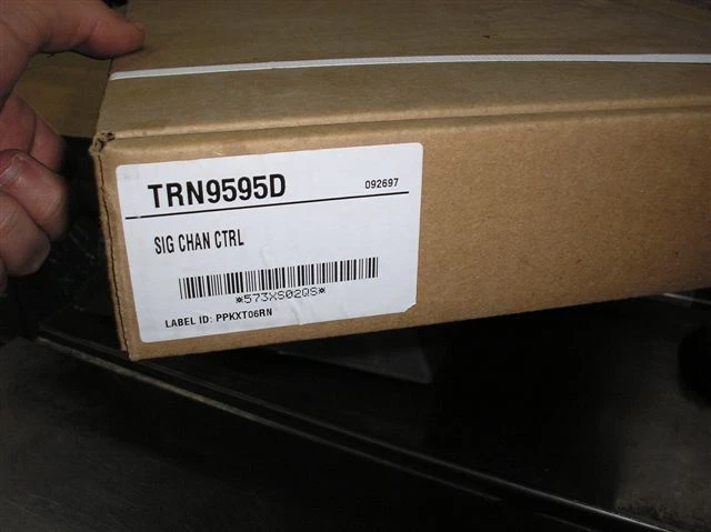 Placa controladora MOTOROLA TRN9595D SCC CD SIG CHNL - ¡NUEVA! Foto 1 de 1