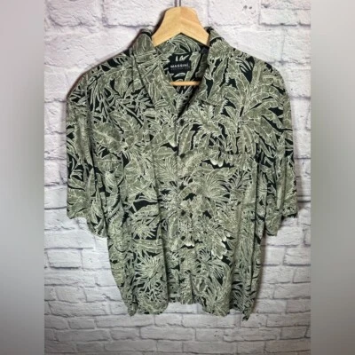 Men's short sleeve shirt, size large, 100% silk black & green tropical print - Image 1 of 4
