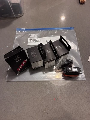 402. Lote NOS 3001hb Servos Para Balsa Modelo Avión R/C Foto 1 de 2