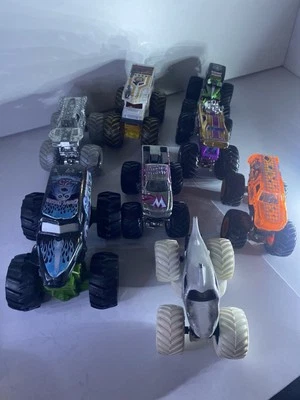 Lot Of 8 Vintage Matchbox Monster Jam Trucks Grave Digger Scooby El Toro Loco - Image 1 of 3