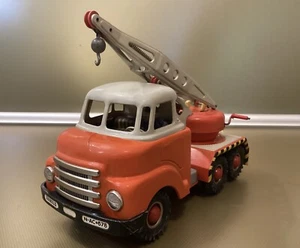 ARNOLD BEDFORD Bergefahrzeug LKW mit Kranaufbau Friktion um 1955 Blechspielzeug - Bild 1 von 24