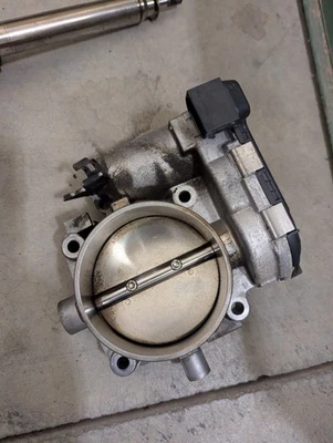 Mercedes Benz E350 2012 placa de acelerador Foto 1 de 2