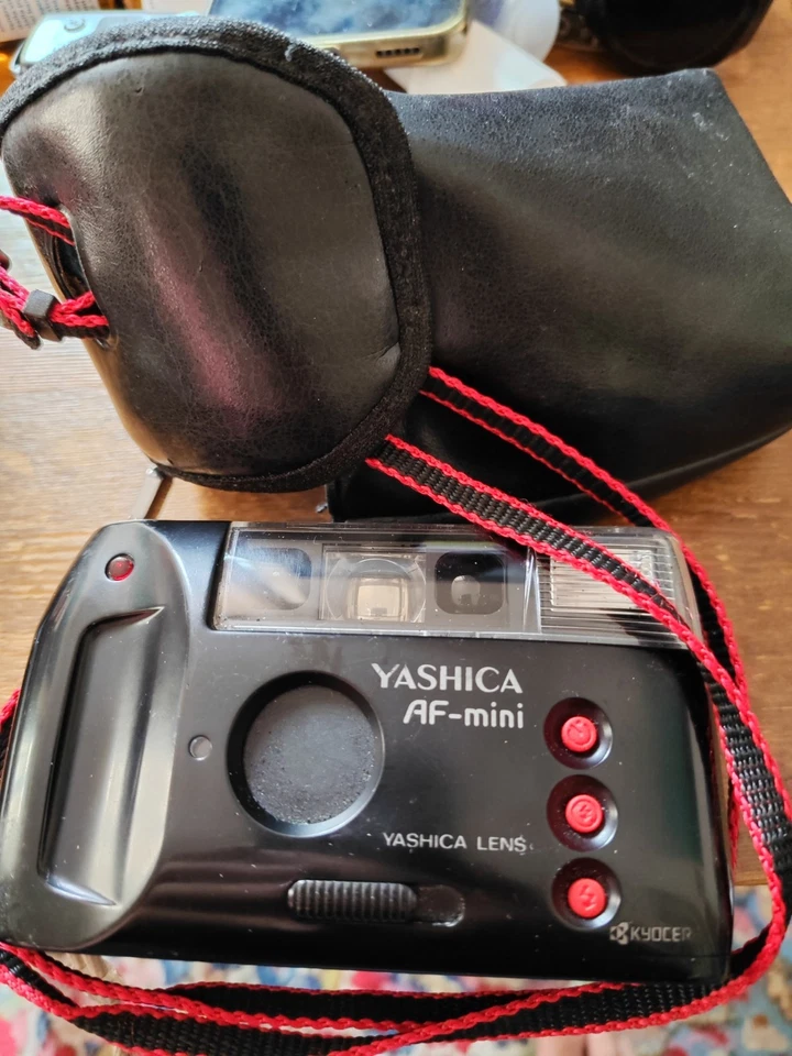 YASHICA AF-MINI FOTOCAMERA COMPATTA - Immagine 1 di 1