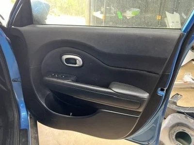 SOUL      2016 Front Door Trim Panel 104535936 - Image 1 of 4