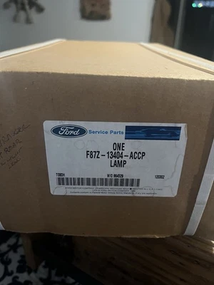 Ford 1998 Right Rear Tail Light Lamp F87Z-13404-ACCP OEM New Ranger Explorer - Изображение 1 из 2