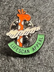 LIFESCAN APPEAL CHARITY PIN GIRAFFE WITH HEAD IN CLOUDS PIN BADGE - Foto 1 di 3