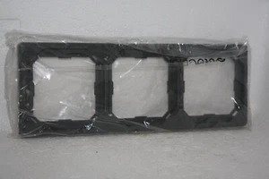 Marco de 3 posiciones Merten OctoColor gris oscuro - NUEVO - Imagen 1 de 1