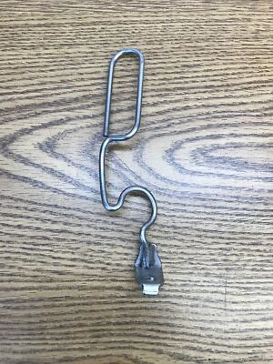 KAWASAKI VULCAN 750 1986-2006 BRAKE HOSE CLAMP LEFT PART # 92171-0103 - Изображение 1 из 4