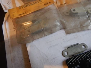 (5) NOS 53 54 STUDEBAKER Top of Roof to Quarter Trim Molding CLIP HAWK COMMANDER - Bild 1 von 4