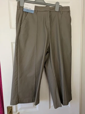 BNWT ladies Leather Look Cropped Trousers From Next Size 16 Khaki - Image 1 of 4