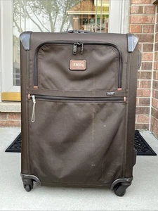 Tumi Alpha 2 Worldwide Trip Expandable 4-Wheeled 26" Spinner Suitcase 22064ES2 - Picture 1 of 24