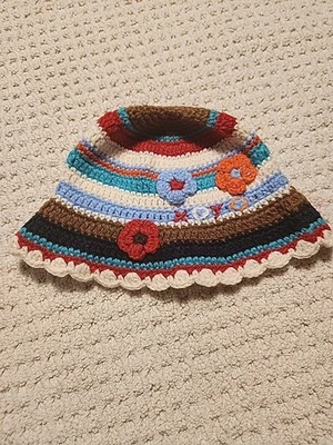 Women’s Cute Floral Crochet Bucket Hat – Foldable Floppy Beanie Cap Handmade - Image 1 of 4