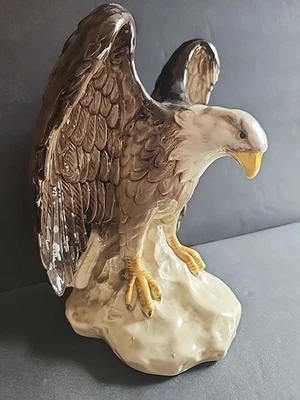Vintage OMC Japan Ceramic Bald Eagle America Patriotic Symbol Figure Bookend  - Image 1 of 4