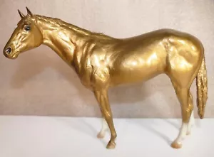 Breyer 1990 Special Run Gold Charm Secretariat #410435 - Picture 1 of 21