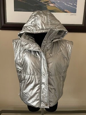 Chaleco acolchado Daily Practice by Anthropologie cuadrado metálico plateado para mujer S Foto 1 de 4
