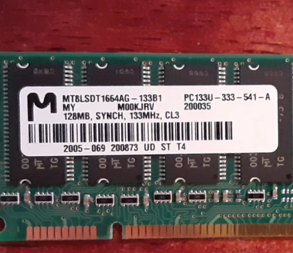 Micron 128MB Synch 133MHz CL3 MT8LSD1664AG PC133U Memory Chip-FREE SHIPPING-USED - Image 1 of 3