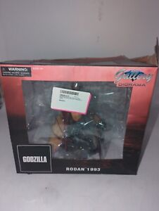 Diamond Select Toys Godzilla Gallery Rodan 1993 Deluxe PVC 8-Inch Figurine