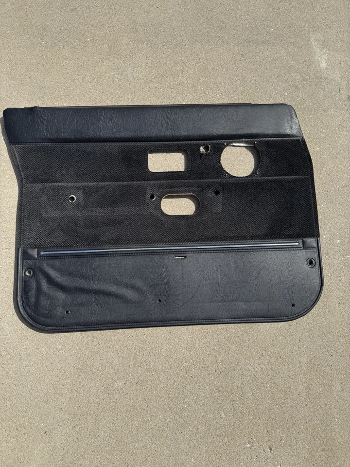 1982-1993 Volvo 240 Front Left Driver Side Door Panel – Black OEM – 240 244, 245 - Изображение 1 из 4