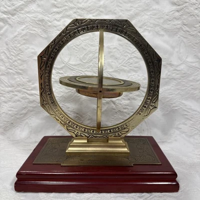 Vintage THE MARINER’S BRÚJULA The Noble Collection madera de cerezo y latón Foto 1 de 4