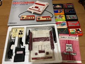 Nintendo Famicom Console with BOX and Manual, 10 Games 0104
