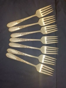 Juego de 8 tenedores de ensalada vintage Wm Rogers & Son Primrose plateados - Imagen 1 de 3