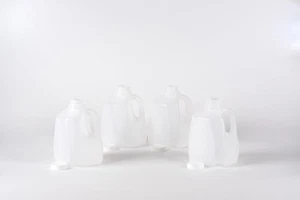 32oz Plastic Jugs - Pack of 16 Plastic Jug Containers with 16x... - Picture 1 of 3