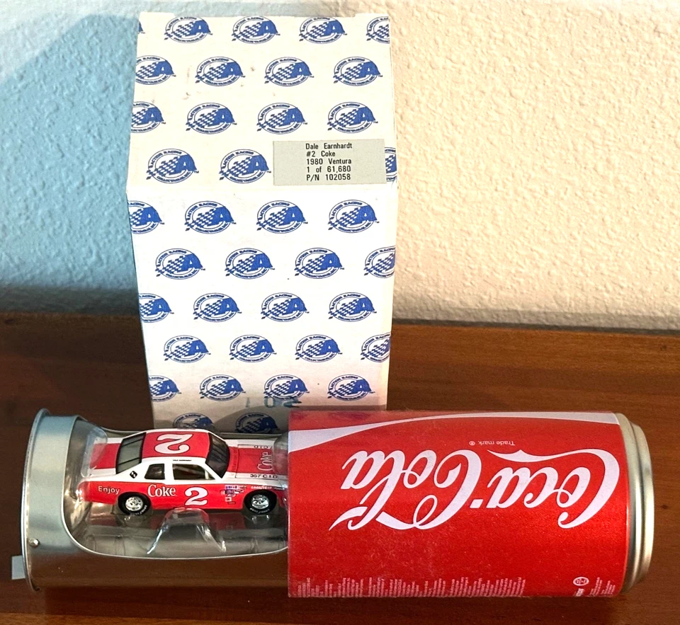 Lata de Coca-Cola Action Dale Earnhardt #2 P/N 102058 1980 Ventura Foto 1 de 1