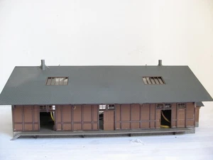 KE513* AUHAGEN H0 Lagerhalle Die Türen fehlt gebaut - Bild 1 von 3