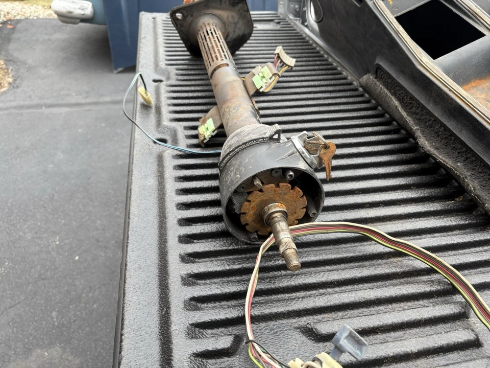 Plymouth Volare Steering Column - Image 1 of 4