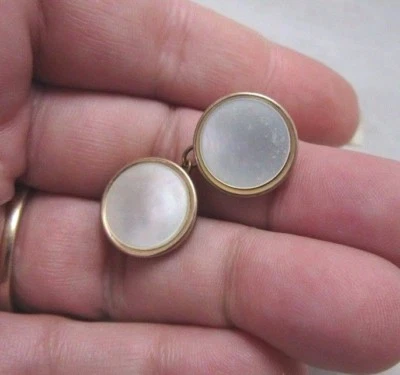 Vintage Stratton "Imitation" Made in England MOP cufflink - Image 1 of 3