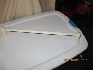 VINTAGE ANTIQUE MILK WHITE PORCELAIN TOWEL BAR WITH WALL MOUNT BRACKETS F - Picture 1 of 5