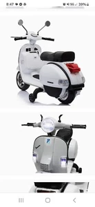Huffy 6V Vespa Ride-On Electric Scooter ~Kids Ideal ages 3 to 7 years, White - Picture 1 of 2