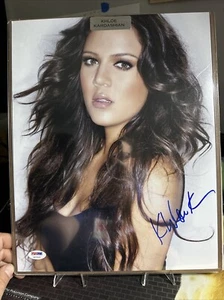 KHLOE KARDASHIAN Autographed Hand SIGNED 11x14 PHOTO PSA/DNA CERTIFIED AUTHENTIC - Picture 1 of 2